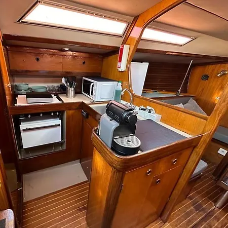 Patapalo Botel